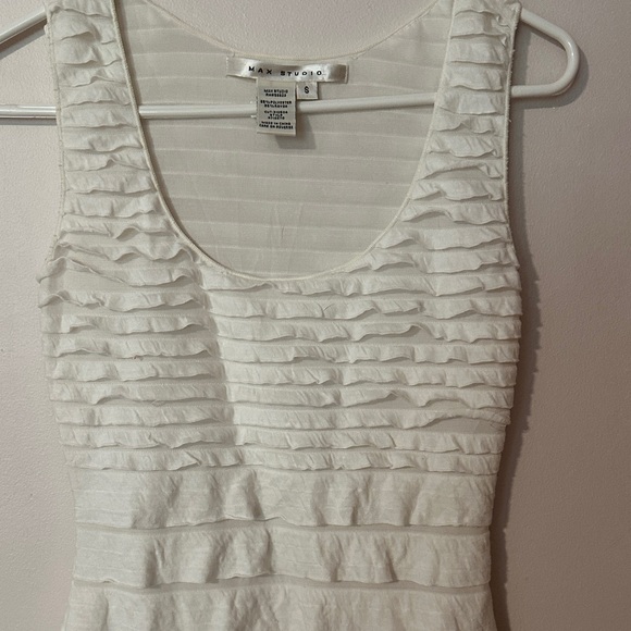 Max Studio Ivory‎ Textured Sleeveless Blouse - Picture 3 of 9